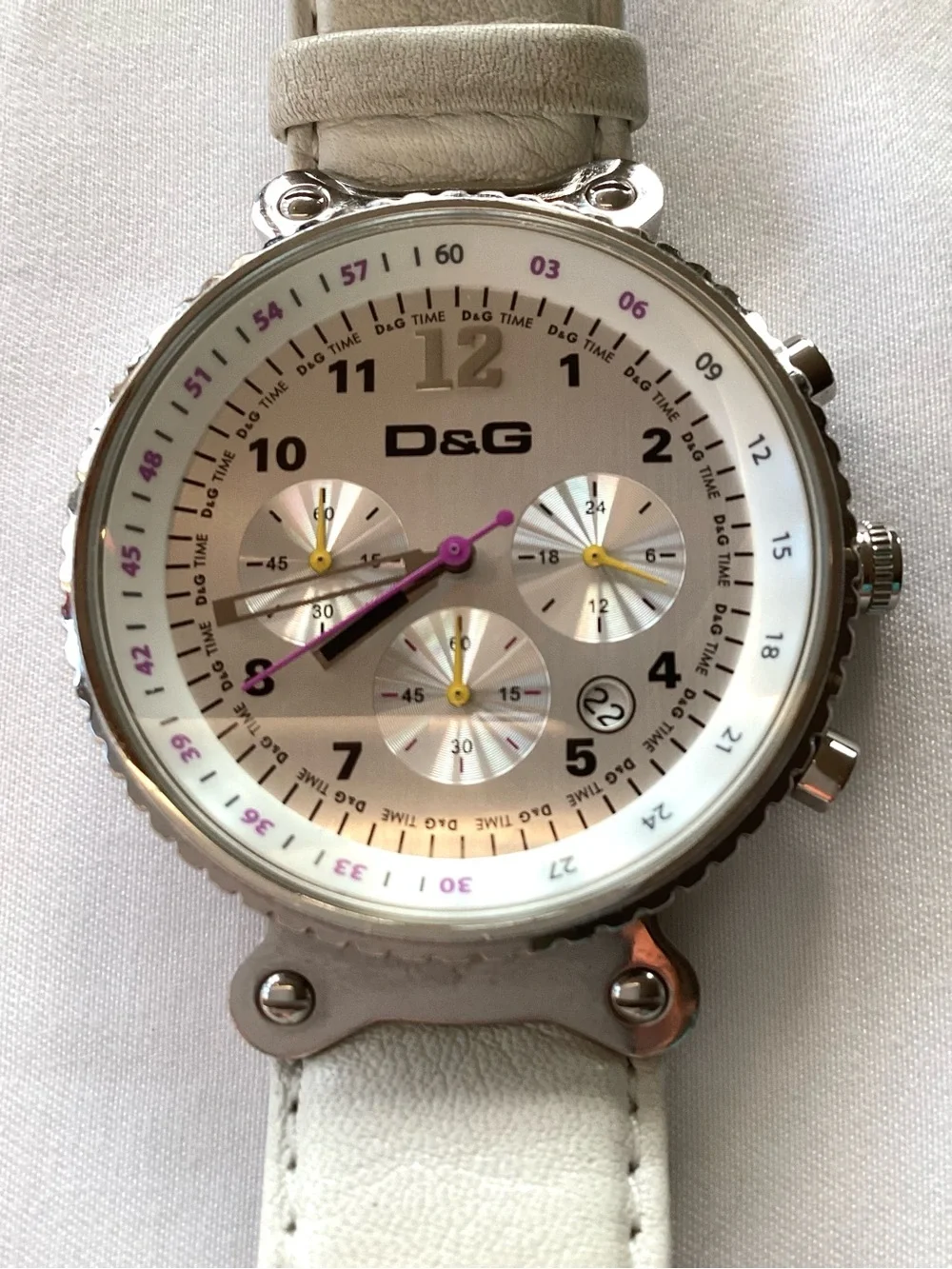 D&G Vintage Chronograph Quartz Watch White Leather Silver Steel New Batteries